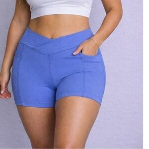 BLOGILATES Women's 1X Cool Blue Crisscross Scrunch Bike Short